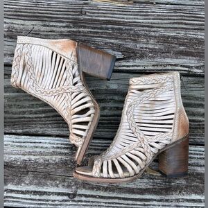 Free Bird Steven Bella Leather Block Heels Women’s Size 6 peep toe boho Booties
